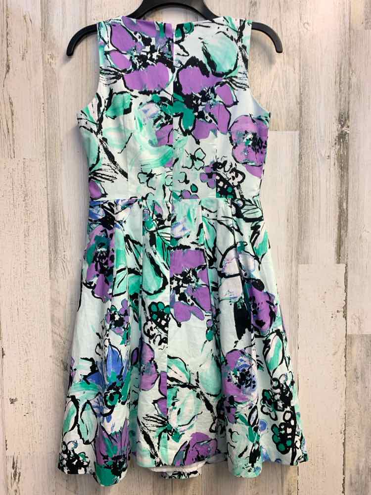 PRE-OWNED BE Dresses and Skirts Size 4P WHT/PRPL/BLUE Floral SLEEVELESS Dress