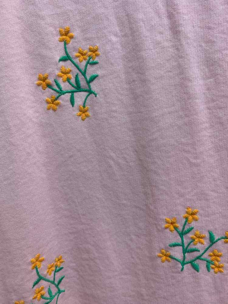 NWT CROWN & IVY Tops Size XL BABY PINK/YELLOW/GREEN DAISIES SWEATER SWEATER/CREW