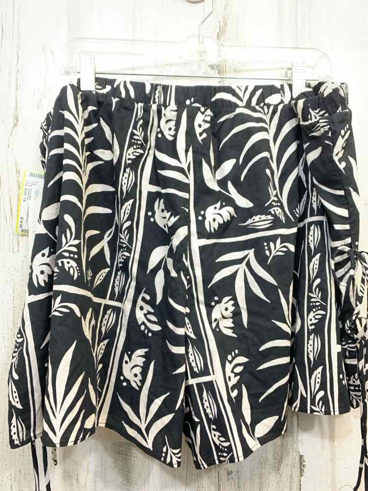 NWT Size 1X A NEW DAY PLUS SIZES WHT/BLK Floral Shorts