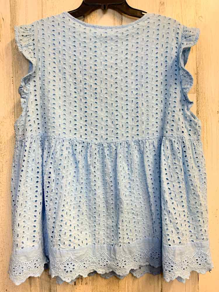 PRE-OWNED ENTRO PLUS SIZES Size 1X LIGHT BLUE PATTERN SHORT SLEEVES TOP