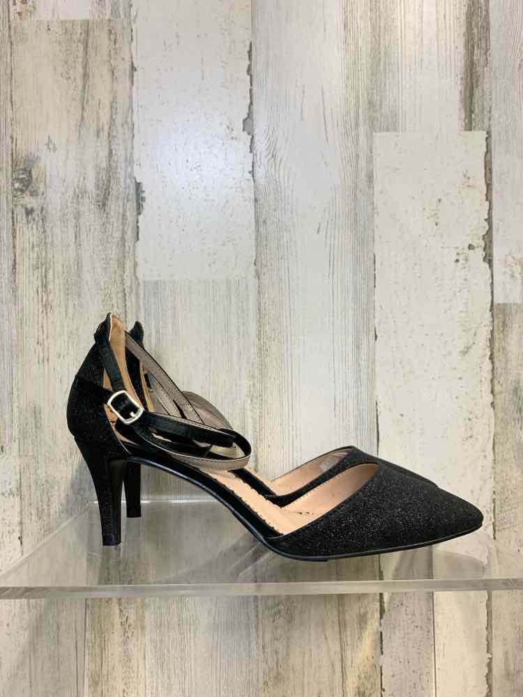 NWT JOURNEE COLLECTION SHOES Shoe Size 8.5 Black Shoes