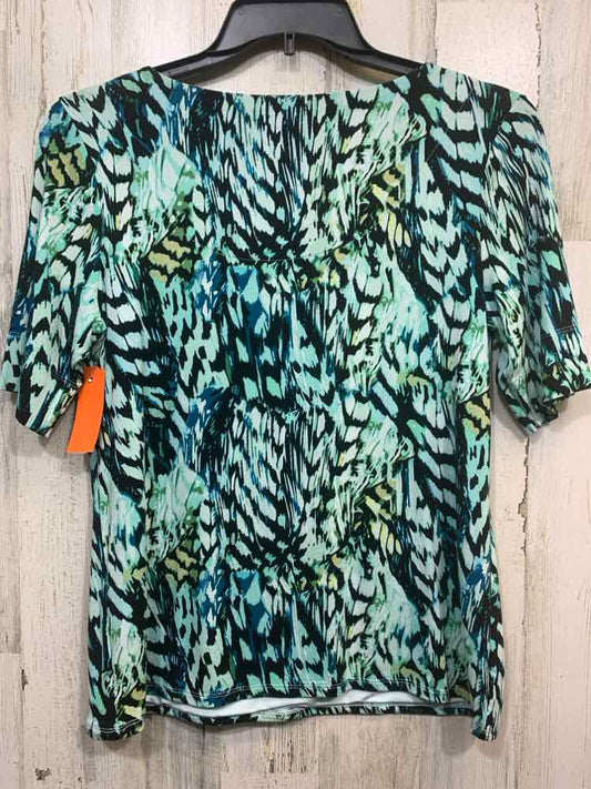 PRE-OWNED CHICO'S Size 1 Tops BLK/GRN/AQUA FEATHER SHORT SLEEVES SCOOP NECKLINE