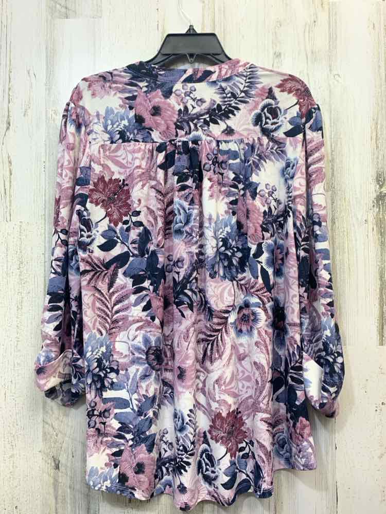 COCOMO PLUS SIZES Size 1X WHT/LAV/BLU Floral 3/4 LENGTH TOP