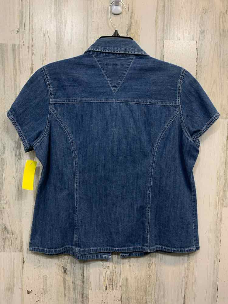 PRE-OWNED MOUNTAIN LAKE Size XL Blue Denim Solid BUTTON DOWN Blouse/1 FRONT POCK