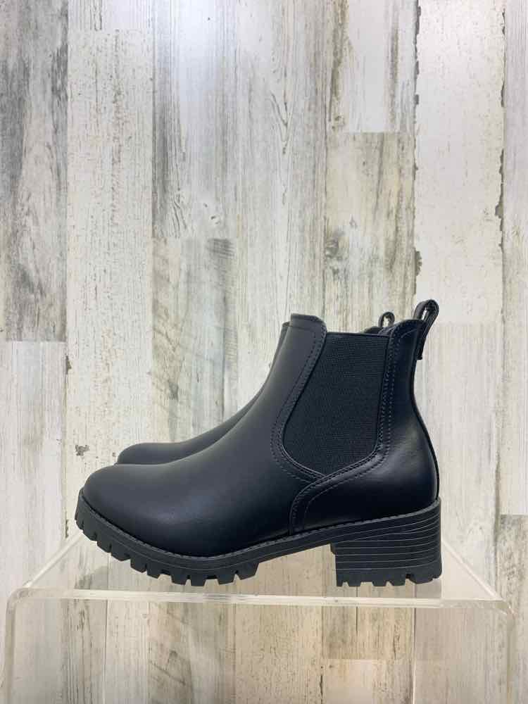 NWT SUGAR SHOES Shoe Size 7.5 Black Shoes/LOW BOOTS ELASTIC SIDE