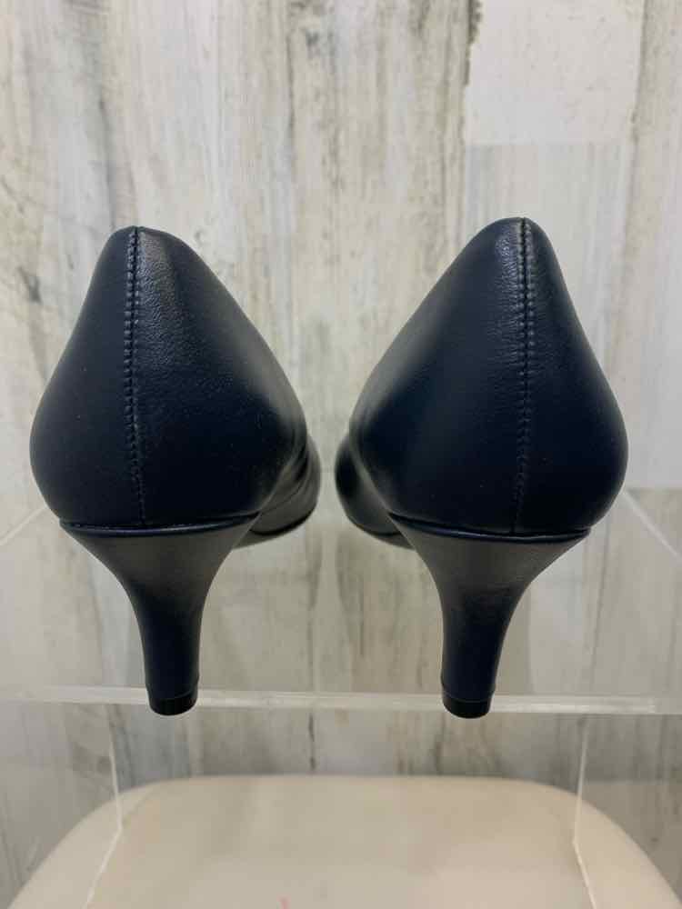 NWT LIFESTRIDE SHOES Shoe Size 7.5 Navy PUMP Shoes