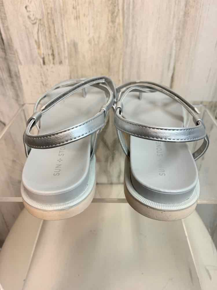 NWT SUN & STONE SHOES Shoe Size 8.5 Silver SANDAL Shoes