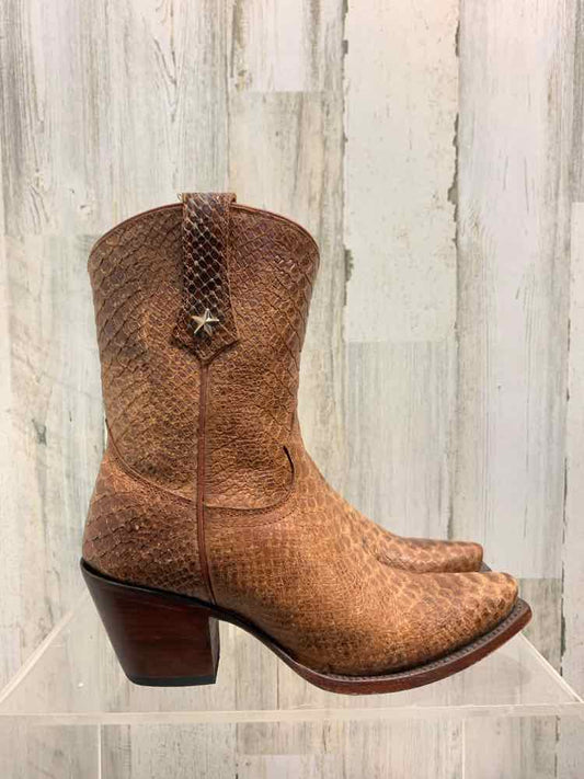 PRE-OWNED BROWN Size 6 Shoes/DYLLWIND ANKLE BOOTS BY: MIRANDA LAMBERT. SNAKE SKI