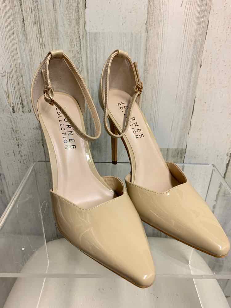 NWT JOURNEE COLLECTION SHOES Shoe Size 7.5 NUDE PATENT LEATHER STILETTO Shoes