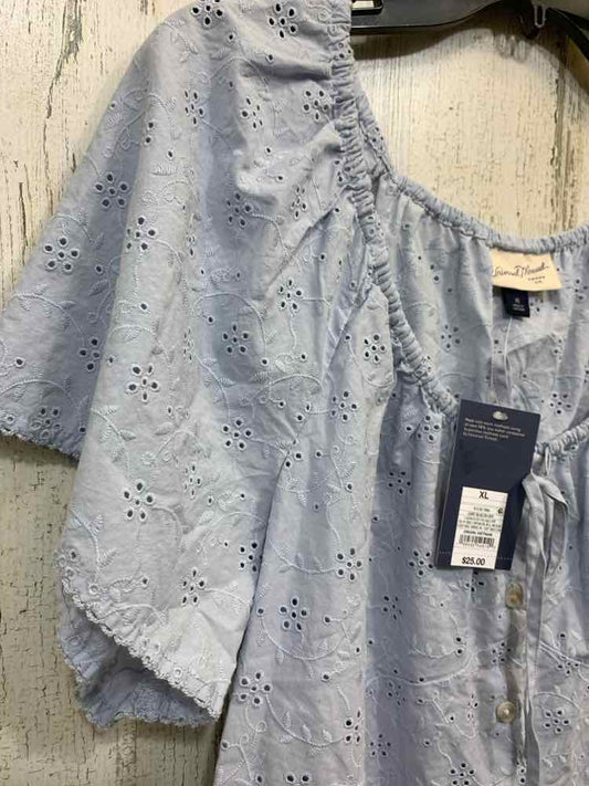 NWT UNIVERSAL THREADS Tops Size XL LIGHT BLUE Eyelet OFF THE SHOULDER Blouse/FLO