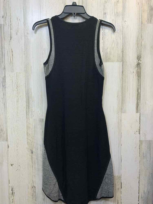ARMANI EXCHANGE Dresses and Skirts Size S BLK/WHT TRIANGLE SLEEVELESS Dress