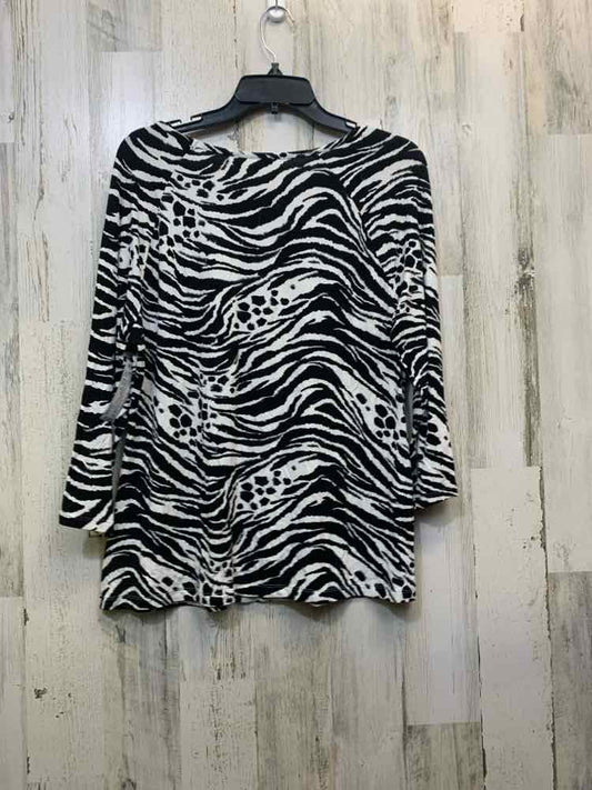PRE-OWNED M COLLECTION Tops Size M BLACK/WHITE ZEBRA 3/4 LENGTH TOP/ZEBRA PRINT