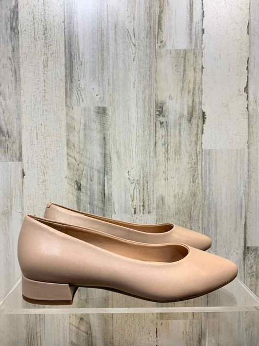 NWT EASY SPIRIT SHOES Shoe Size 7.5 Beige Shoes/POINTY FRONT PUMP