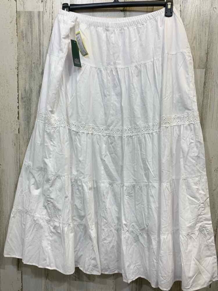 NWT WILD FABLE 3X PLUS SIZES White LONG Maxi SKIRT W/EYELET LACE INSERT W/SLIT