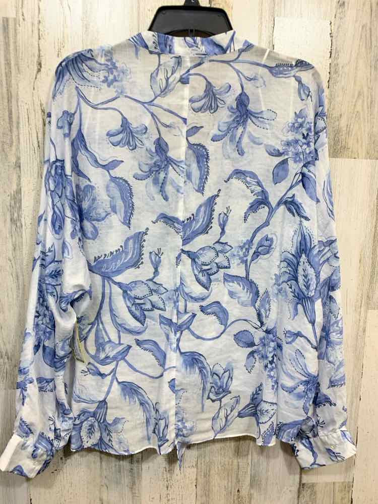 PRE-OWNED CE CE Tops Size XL WHT/BLU Floral LONG SLEEVE/BUTTON UP V NECK SHIRT
