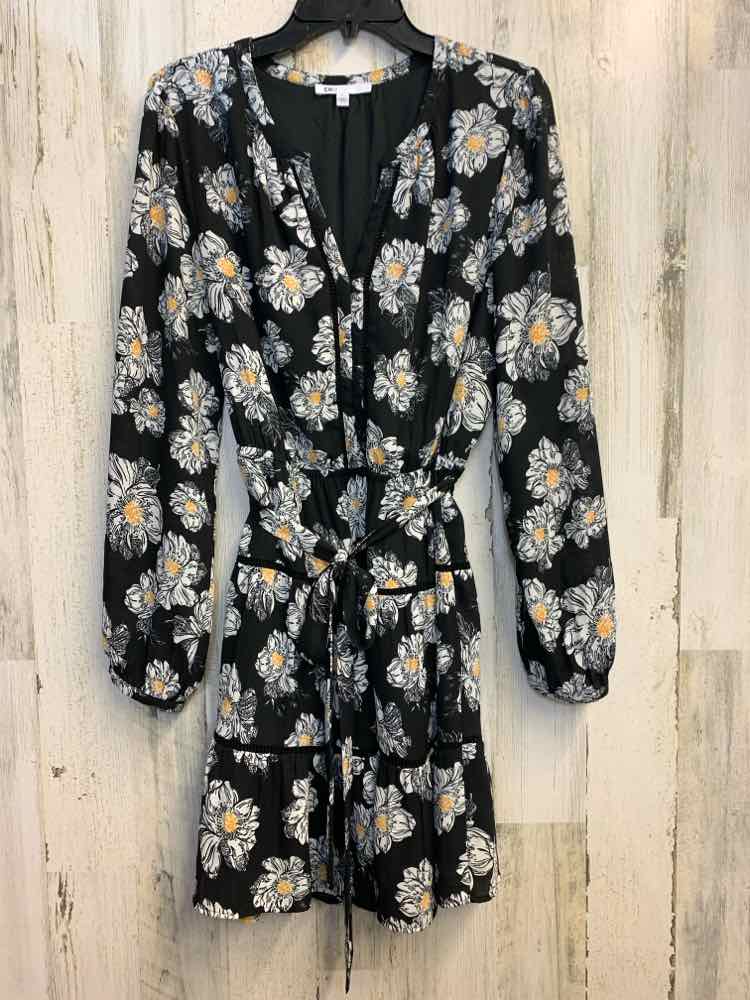 PRE-OWNED DR2 Dresses and Skirts Size L BLK/WHT Floral LONG SLEEVES Dress