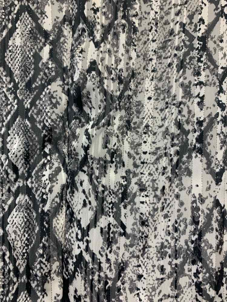 NWT DO+ BE Dresses and Skirts Size S WHT/BLK/SILVER SNAKESKIN LONG SLEEVES Dress