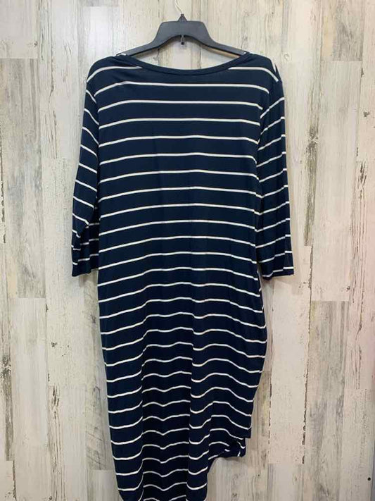 PRE-OWNED CNFIO PLUS SIZES Size 2X NVY/WHT Stripe 3/4 SLEEVE Dress
