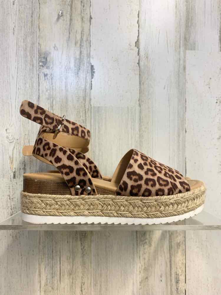 PRE-OWNED SODA SHOES Shoe Size 8 Tan CHEETAH PRINT Shoes