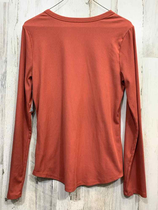 PRE-OWNED NO BOUNDRIES/LONG SLEEVE SCOOP NECK TOP