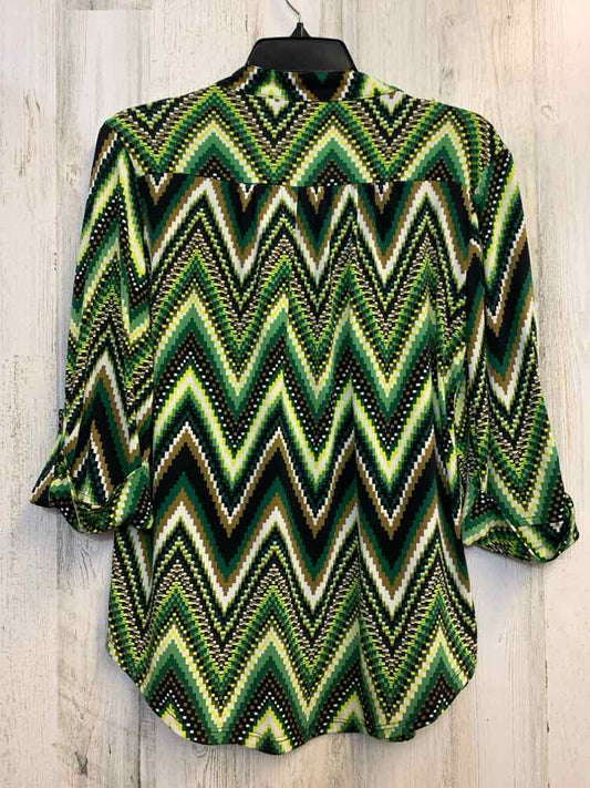NEW DIRECTIONS Tops Size S GRN/BLK/WHT CHEVRON 3/4 LENGTH TOP