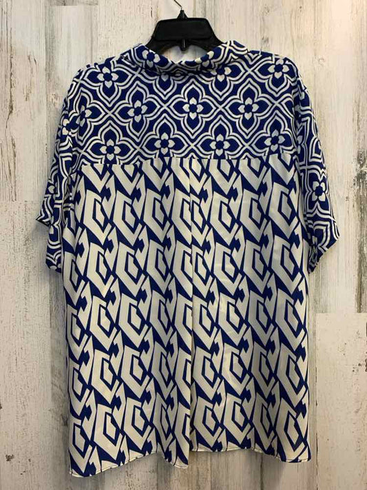 PRE-OWNED ROSE & OLIVE PLUS SIZES Size 1X BLU/WHT LEAFS SHORT SLEEVES TOP