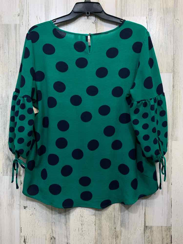 PRE-OWNED CATO Tops Size XL GREEN/BLUE DOTS TOP/GREEN/BLUE LARGE POLKA DOTS TOP