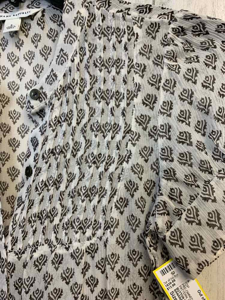 PRE-OWNED BANANA REPUBLIC Tops Size S CRM/BRN PATTERN SHORT SLEEVES TOP/BUTTON U