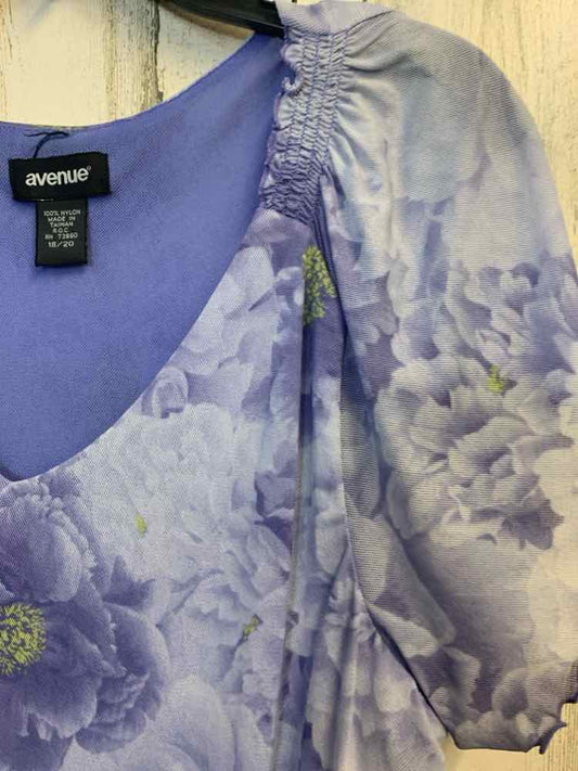 PRE-OWNED AVENUE PLUS SIZES Size 18/20 PRPL/BGE Floral SHORT SLEEVES TOP