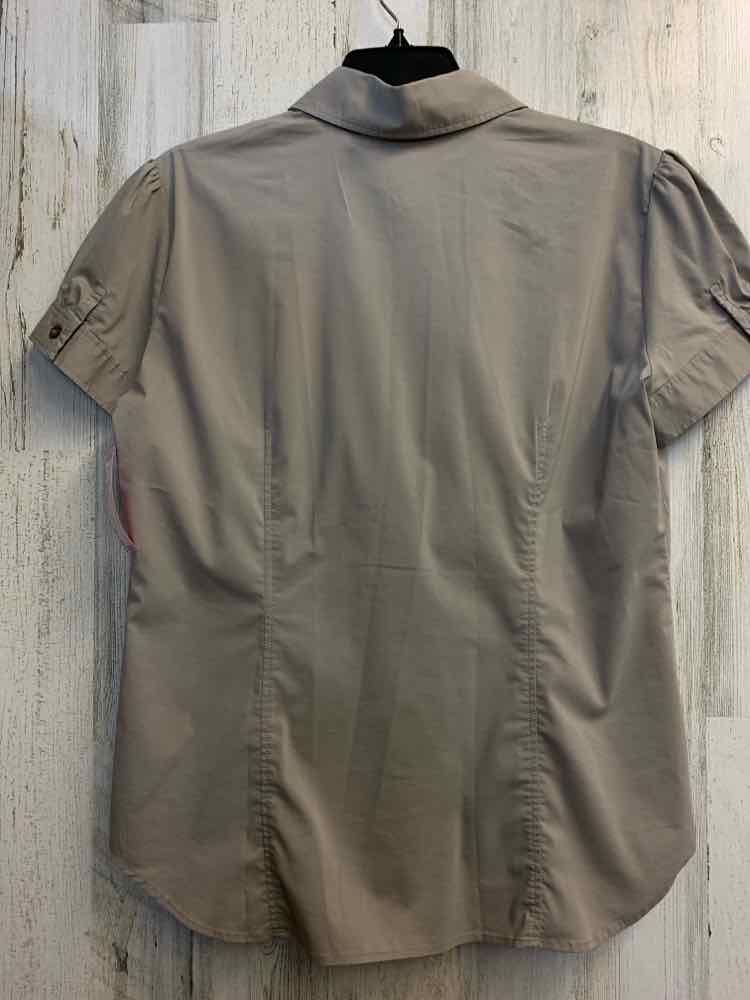PRE-OWNED NEW YORK & CO Tops Size L Khaki SHORT SLEEVES TOP/1/2 BUTTON COLLAR/CU