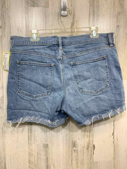 PRE-OWNED Size 14 GAP/ROLLED DISTRESSED HEM DENIM SHORTS