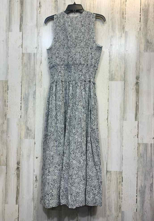 NWT ON 34TH Dresses and Skirts Size M WHITE/BLACK SPECKLED MAXI Dress/SLEEVE-LES