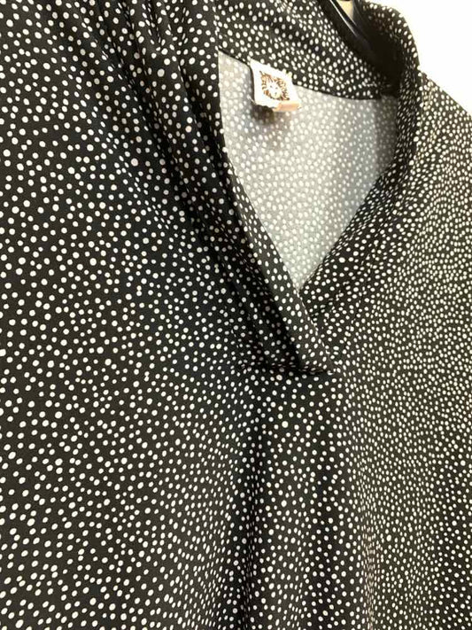 PRE-OWNED ANNE KLEIN Tops Size XL BLK/WHT Polka Dot SLEEVELESS Blouse/CUFFED SLE