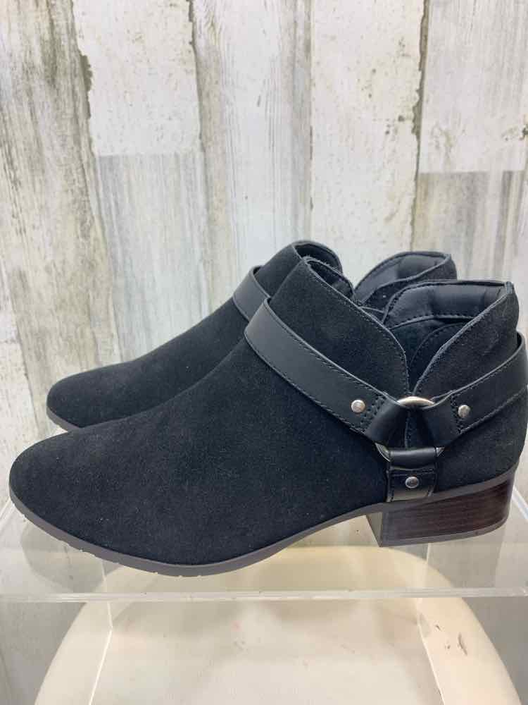 NWT REACTION SHOES Shoe Size 9 Black LOW BOOTS SIDE BUCKLE