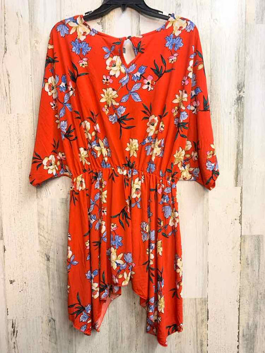NWT LILDY Tops Size XL Red Floral SHORT SLEEVES TOP