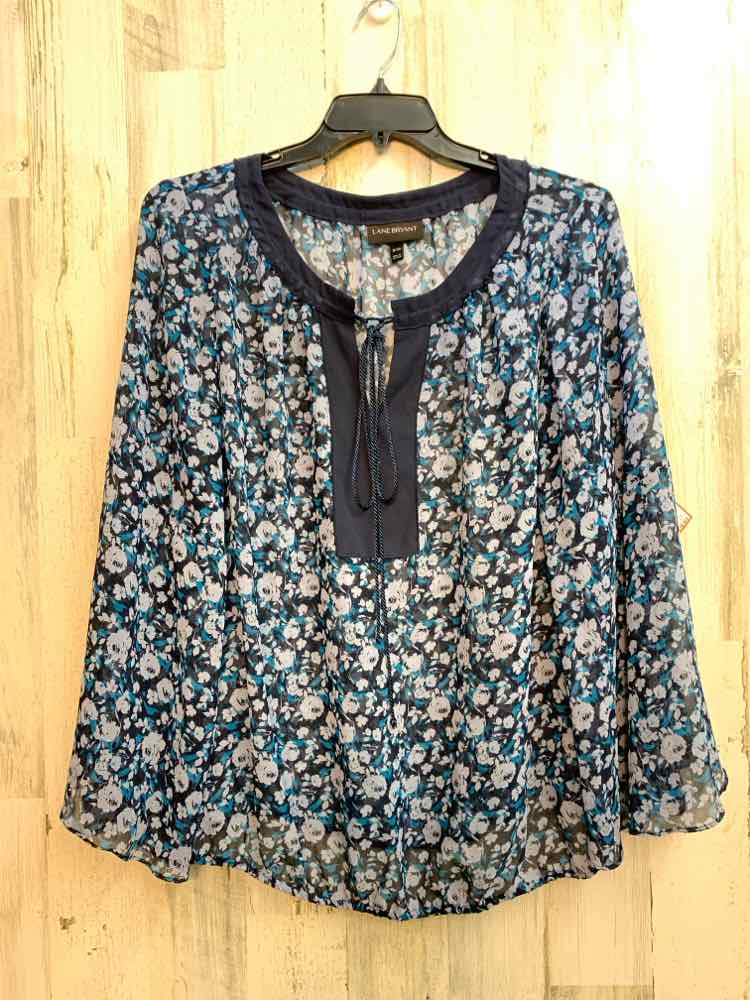 LANE BRYANT PLUS SIZES Size 18/20 Blue SHEER Floral FLARED SLEEVES TOP