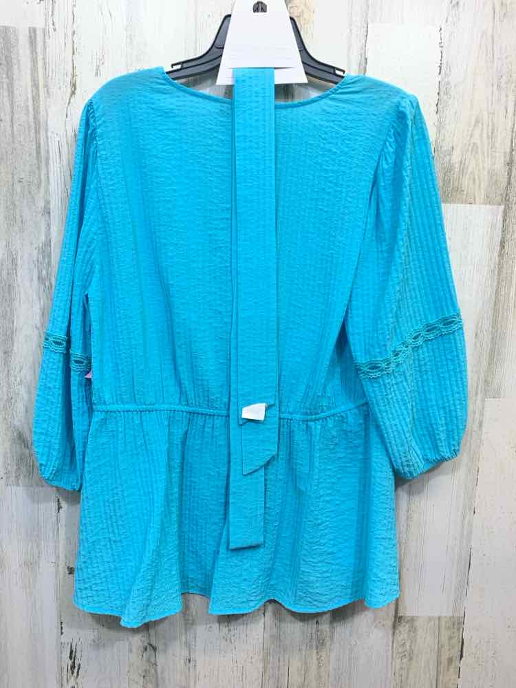 PRE-OWNED LANE BRYANT PLUS SIZES Size 18 Blue 3/4 SLEEVE Blouse