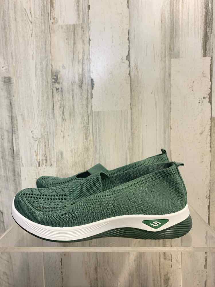 PRE-OWNED Shoe Size 9 SEAFOAM TENNIS Shoes/SEA-FOAM COLORED SLIDE ON TENNIS SHOE