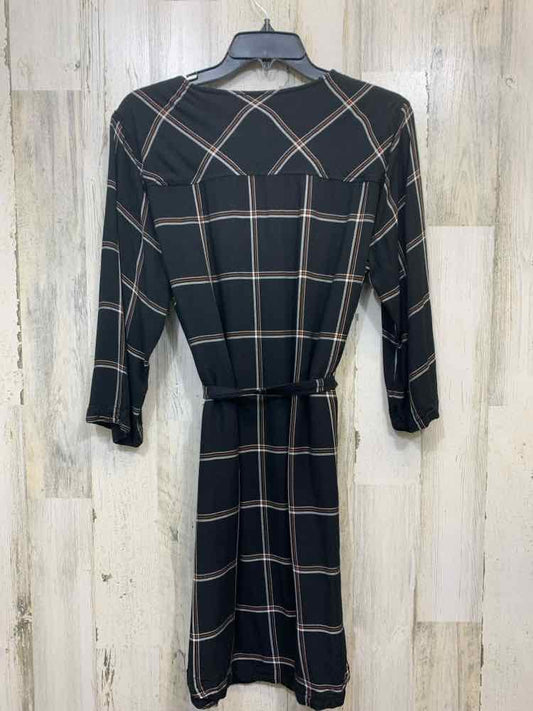 PRE-OWNED A.N.D EAWY Dresses and Skirts Size M BLK/BRN/WHT Checkered Dress/V CUT