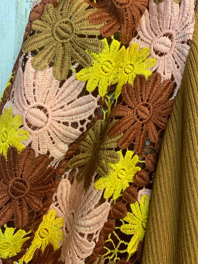 CATO PLUS SIZES Size 18/20 LT BRN/RUST/YEL/PEACH PUFF SLEEVES TOP