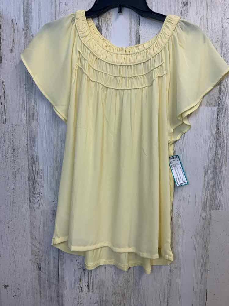 LOFT Tops Size L LIGHT YELLOW FLUTTER SLEEVE TOP