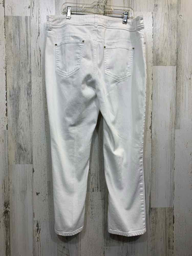 PRE-OWNED Size 1 CHICO'S BOTTOMS White SKINNY CAPRI