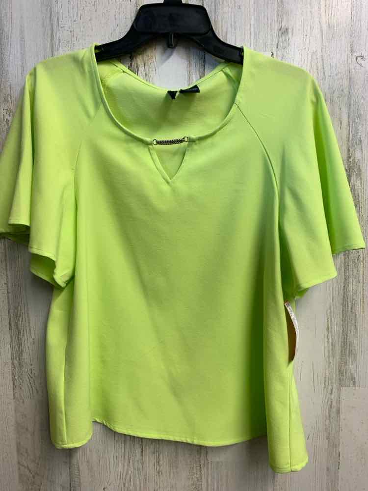 PRE-OWNED NEW DIRECTION Tops Size S NEON GREEN SHORT SLEEVES TOP