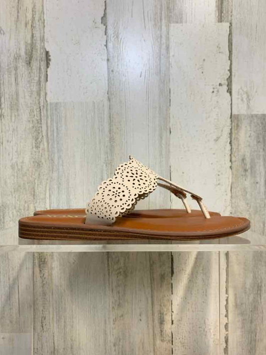 NWT xoxo SHOES Shoe Size 7 Beige Shoes