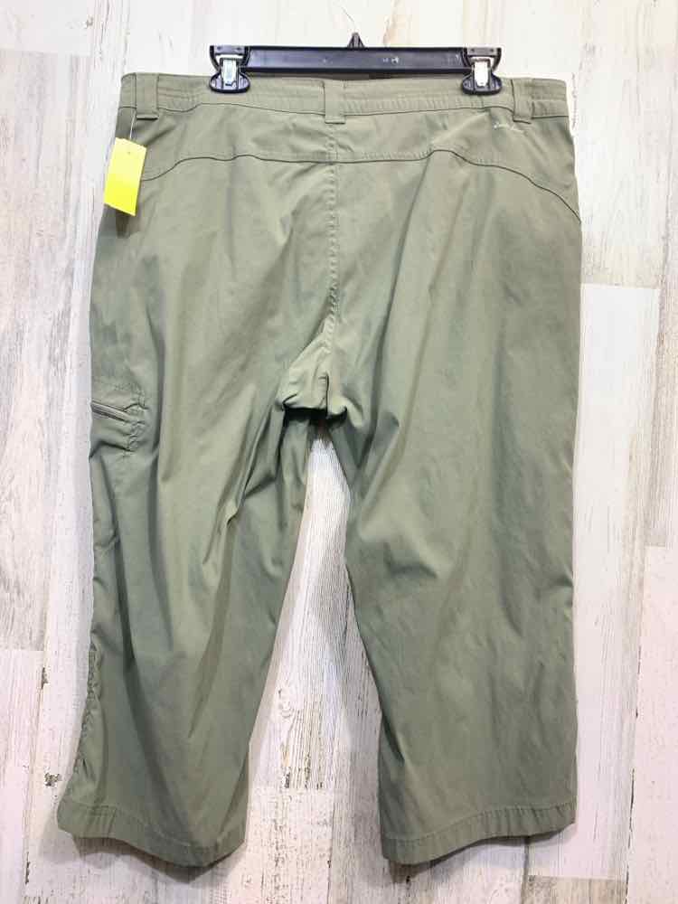 PRE-OWNED Size 16 EDDIE BAUER BOTTOMS Olive CARGO CAPRI Pants/OLIVE CAPRI CARGO