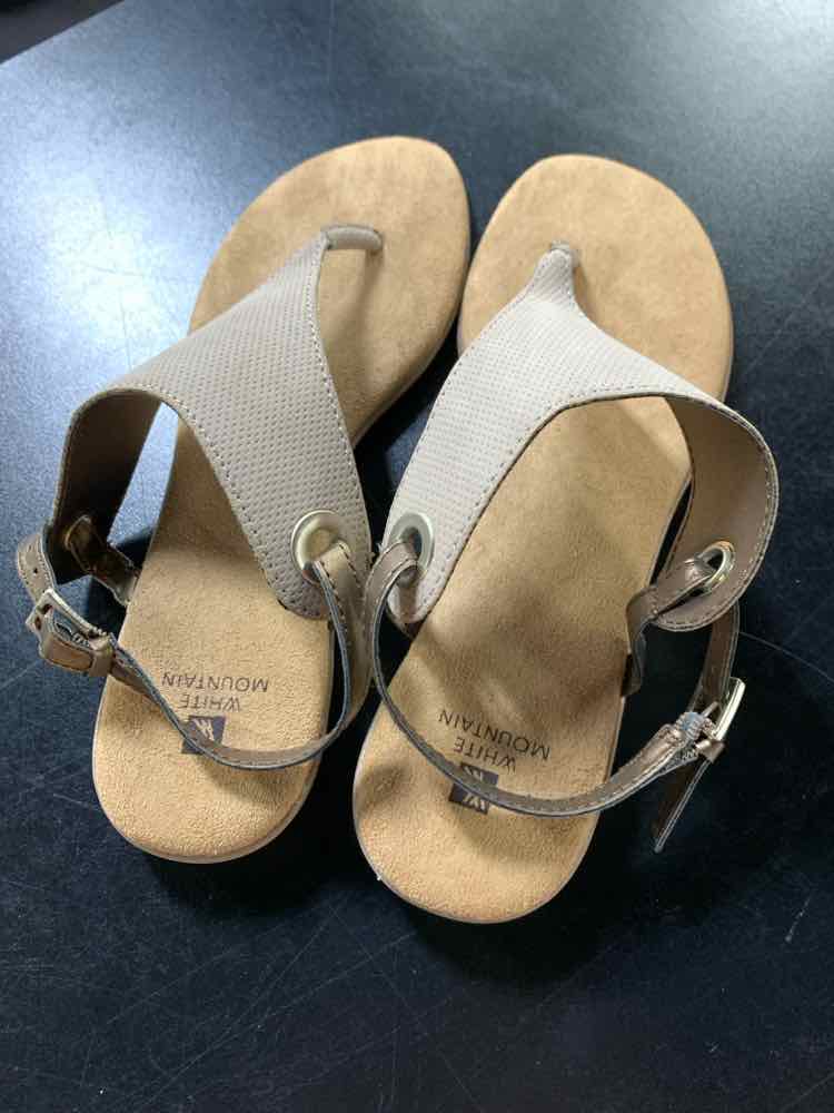 NWT WHITE MOUNTAIN SHOES Shoe Size 9.5 Tan Shoes
