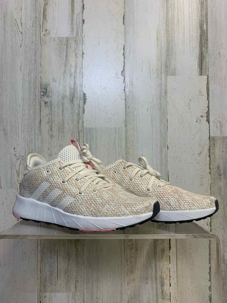 PRE-OWNED ADDIDAS SHOES Shoe Size 7 Cream Shoes