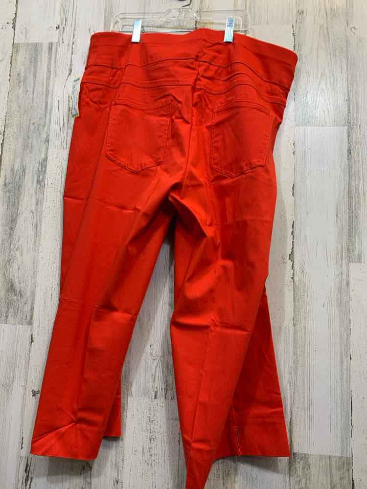 PRE-OWNED Size 18W RUBY RD BOTTOMS Red Solid CAPRI Pants