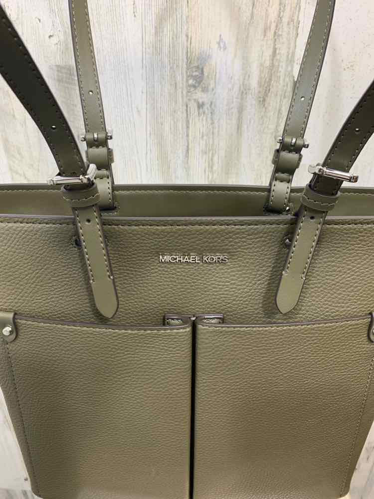 MICHAEL KORS OLIVE Size Medium Purse