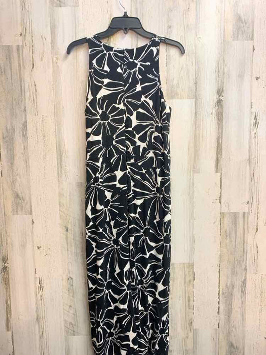 NWT INC Dresses and Skirts Size M BLK/WHT Floral SLEEVELESS Dress/SCRUNCH ON FRO
